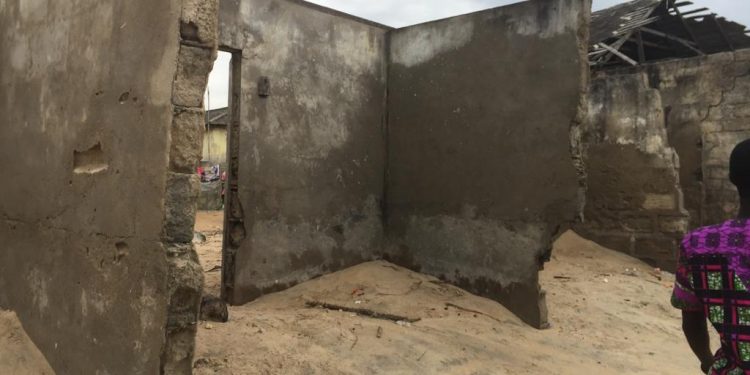 Business owners and residents of Ampenyi