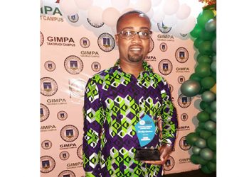 Darling FM Business Manager named best Lecturer at GIMPA