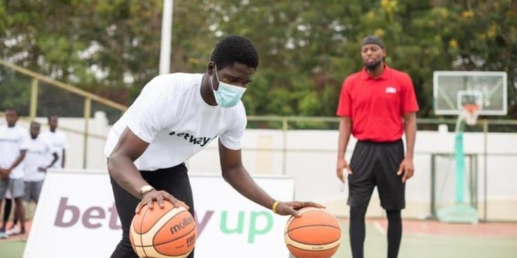 Betway provides support to football and basketball clubs in Central Region