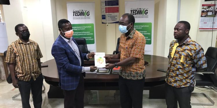 TEDMAG-UMAP donates teaching and learning materials UCC