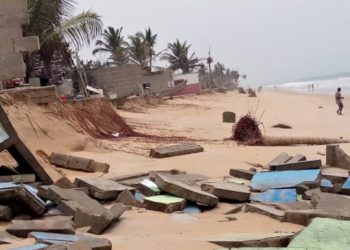 Victims of tidal waves react to the government's call for more time