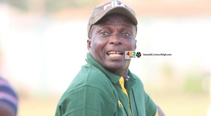 Ebusua Dwarfs head Coach beaten by fans of Berekum Chelsea over suspicion of “juju”.