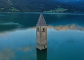 Lost village emerges from Italian lake - Lake Resia