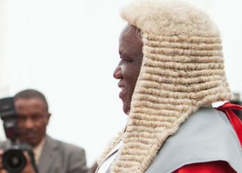 Zimbabwe lawyer calls for chief justice to be jailed