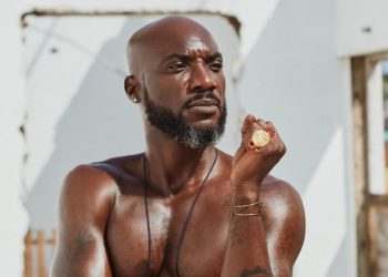 Kwabena Kwabena survives fatal car accident on the Kumasi Highway