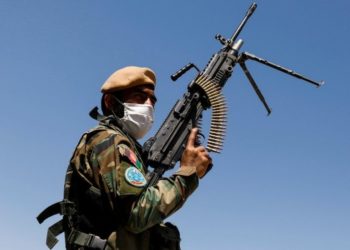 Afghanistan: Soldiers flee to Tajikistan after militant clashes