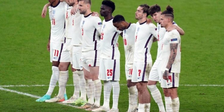 Tech Tent: Can social media stop abuse?