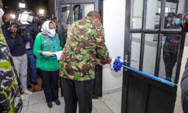 Kenyans accuse president of breaking curfew rules