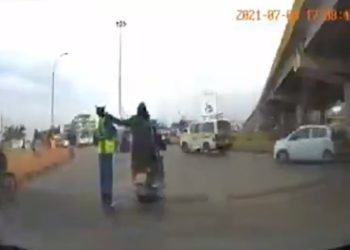 Policeman helpless as motorbike thieves snatch his phone