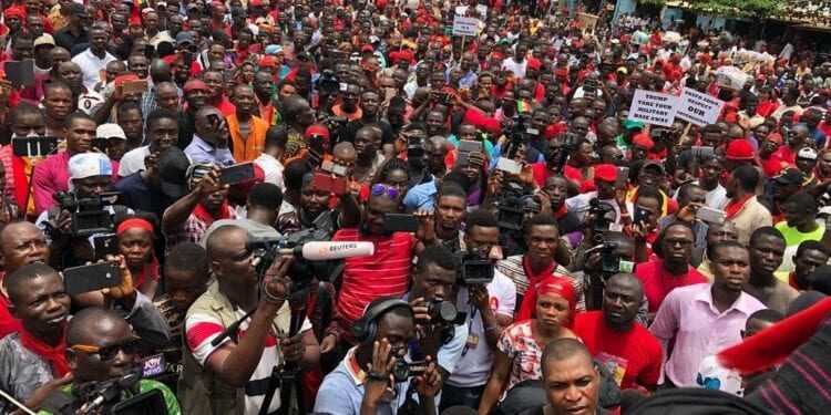 Workers plan to protest over 4% salary increase