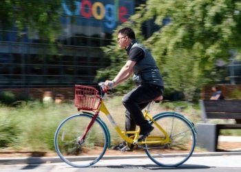 Google may cut pay of staff who work from home