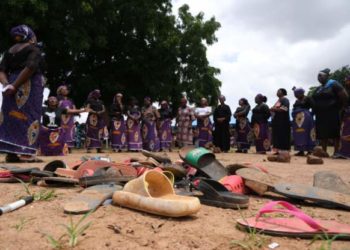 Nigerian kidnappers free 15 students