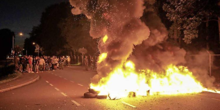 Dutch protest against Afghan arrivals