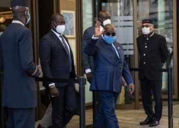 In Germany, several Ghanaians accost Akufo-Addo with #FixTheCountry shouts