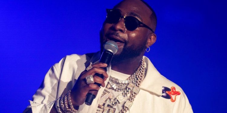 Davido: Afrobeats star says fans sent him £300,000 after Twitter appeal