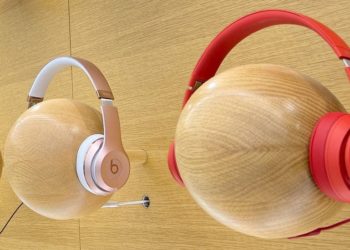 Italy fines Apple and Amazon over Beats headphones
