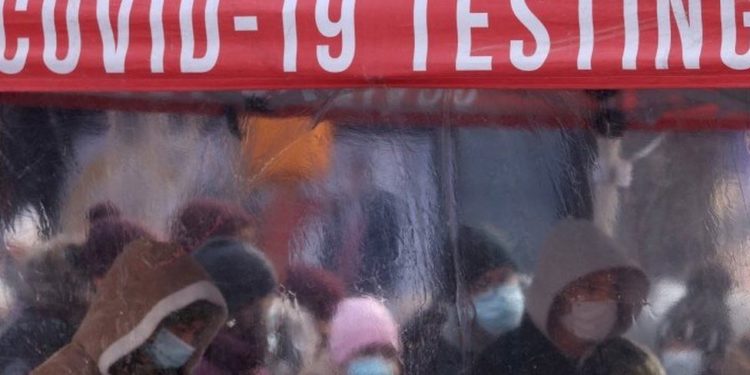 Covid Omicron: Biden buys 500m test kits to tackle surge