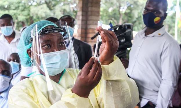 Zimbabwe hit by exodus of health workers amid Covid