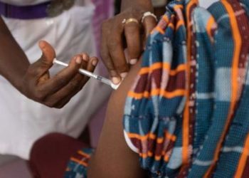 Airlines to be fined for flying unvaccinated people to Ghana