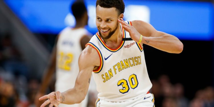 Stephen Curry sets NBA three-point record