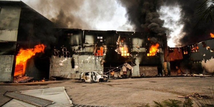 Fears for people trapped inside burning Durban building