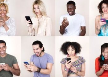 People devote third of waking time to mobile apps