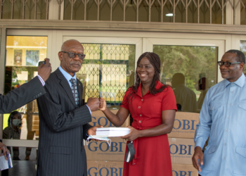 ucc-alumni-donates-books-to-faculty-of-law-and-the-ucc-library