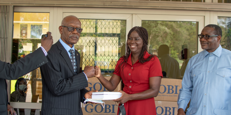 ucc-alumni-donates-books-to-faculty-of-law-and-the-ucc-library