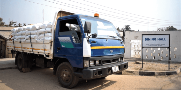 Government delivers assorted food items to some SHSs in Ashanti region ahead of reopening