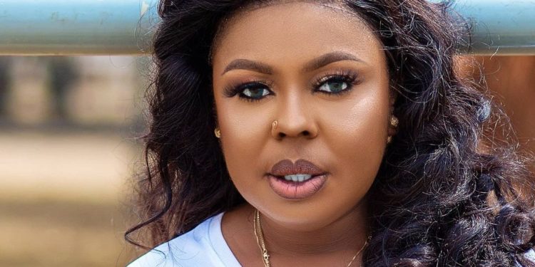 Afia Schwarzenegger sends warning to public