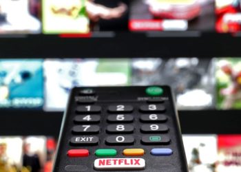 Netflix pauses future projects in Russia
