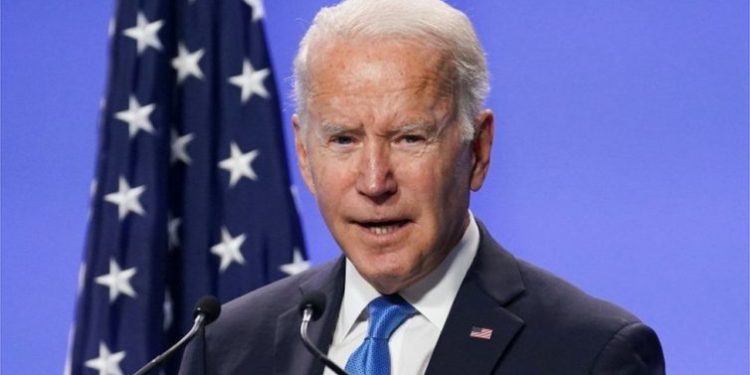 Ukraine war: Biden calls for Putin to face war crimes trial after Bucha killings