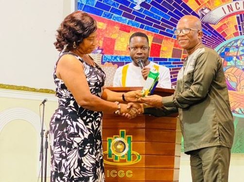 icgc-grace-temple-awards-atl-fm-for-dedicated-service