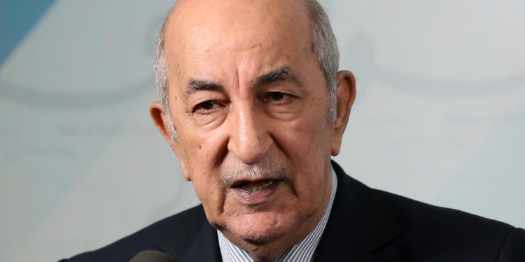 Algerian president pardons 1,000 convicts