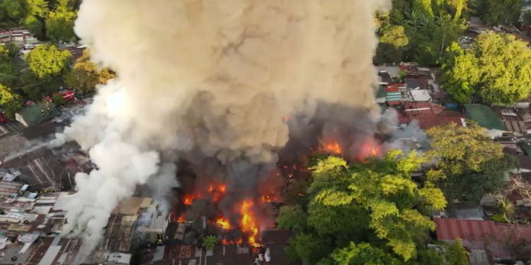 Philippines fire kills eight, including children