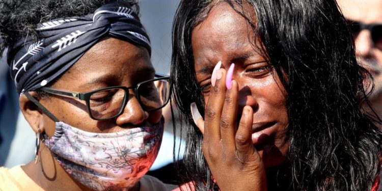 Buffalo shooting: Gunman deliberately sought black victims - mayor