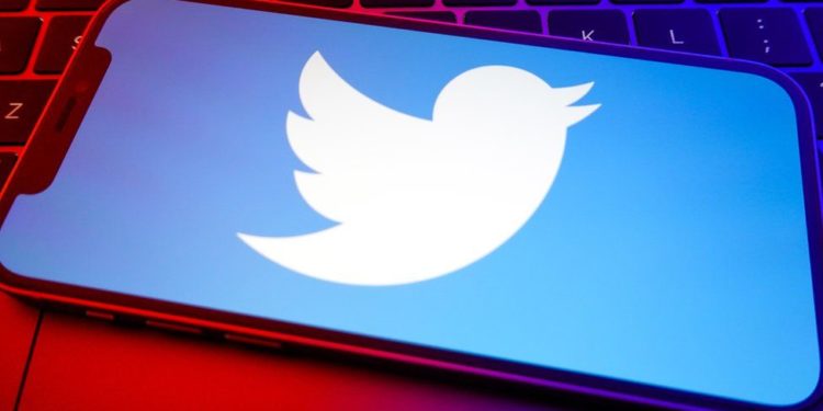 Twitter fined $150m in US for selling users' data