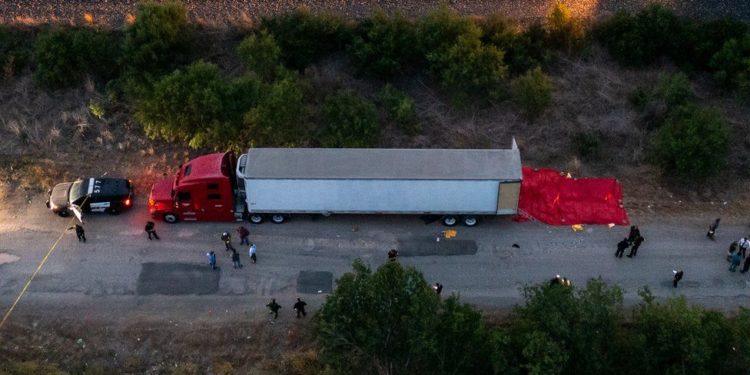 Texas migrant deaths: At least 46 found dead in abandoned lorry
