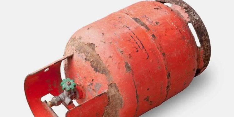 4 people arrested for repairing and selling used LPG cylinders