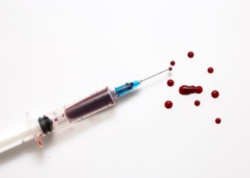 Girl injects herself with boyfriend’s HIV-positive blood “to prove her love”