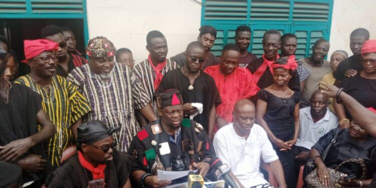 The Okaa Family at Anomabo in the Central Region have expressed their worry at the turn of events by Mr. James Maxwell Rockson claiming to be the Aborehene of the Anomabo Traditional Area since a protracted case about the stool is pending at the High court.