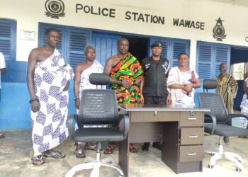 C/R: Chief of Ankaako donates to Wawase Police Station