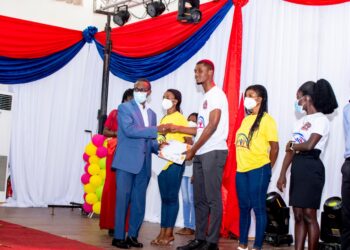 $11,000 awarded as Scholarship Grants to 140 students Studying Chinese in Ghana