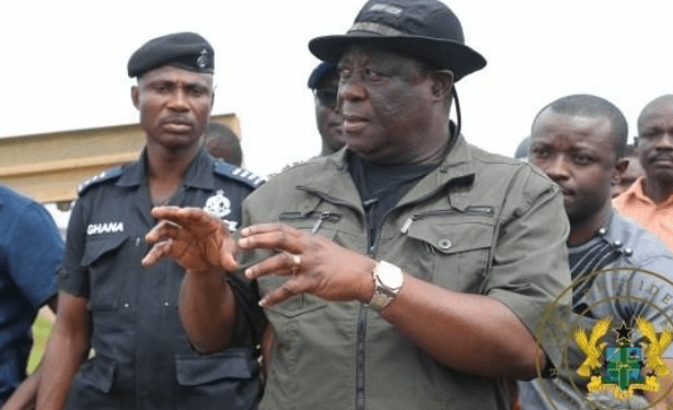 Roads Minister apologizes for poor Cape Coast-T’di road; gives contractor 8-wk ultimatum