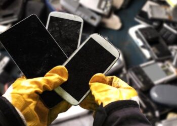 E-waste: Five billion phones to be thrown away in 2022