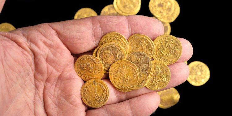 Gold coins hidden in 7th Century found in wall