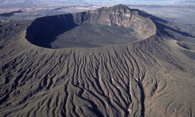 Fire consumes a section of Kenya's Mount Longonot