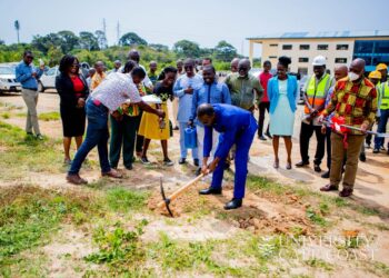 ucc-vc-cuts-sod-for-the-construction-of-120-academic-offices-and-12-labs-worth-ghc-151m