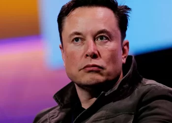 Twitter locks staff out of offices until next week