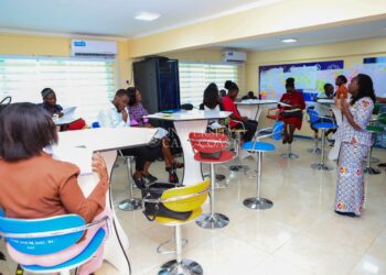 D-HUB Trains Young Entrepreneurs